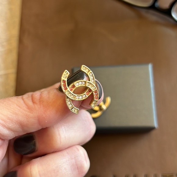 Authentic Chanel Earrings! Real diamonds and gemstones. - Picture 5 of 9